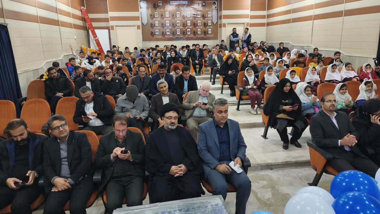 برگزاری هفدهمین جشنواره فراگیر «نخستین واژه آب» در مدارس ابتدایی چوار؛ 600 دانش‌آموز چواری با اهمیت حیاتی آب آشنا شدند